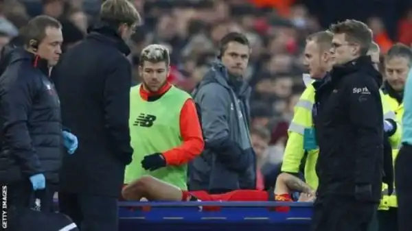 Liverpool’s Philippe Coutinho Could Be Out For Months After Very Bad Injury Against Sunderland (Photos)
